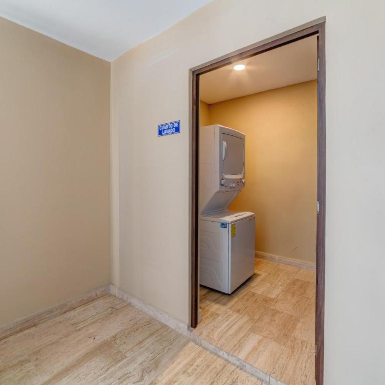 Sunlit Studio 4 Blks from 5th Ave with Pools & Gym - Studio avec Balcon - 18