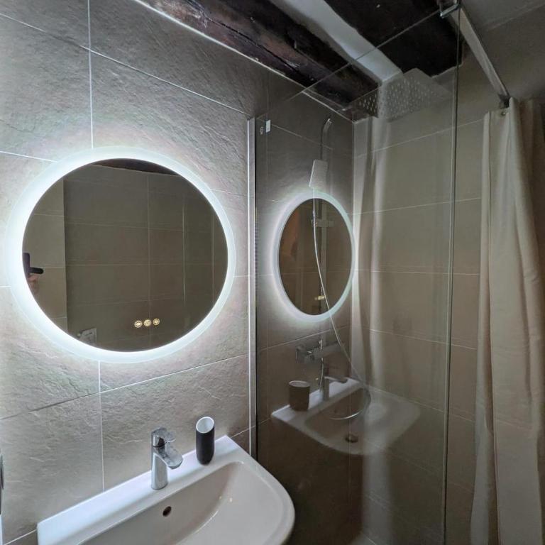 Cosy Flat Near Le Marais - One-Bedroom Apartment - 24