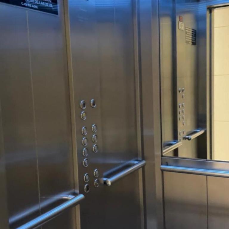 DISEÑO Y CONFORD EN PLENO CENTRO Porteño - Estudio Familiar - 22