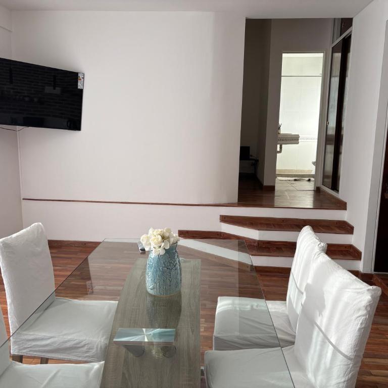 Hermoso loft en pleno camba cua a dos cuadras de la costanera !! - One-Bedroom Apartment - 2