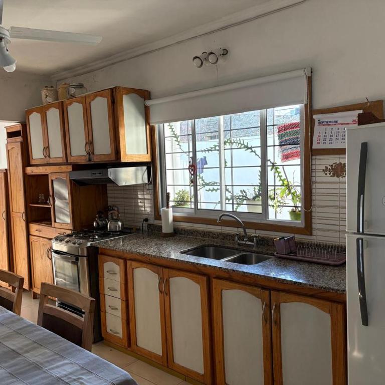 Casa Rita - Three-Bedroom House - 10
