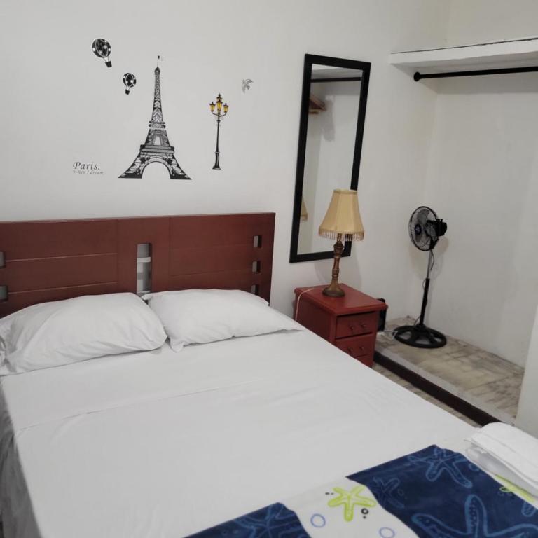 Apartahotel Real - Three-Bedroom Apartment - 11