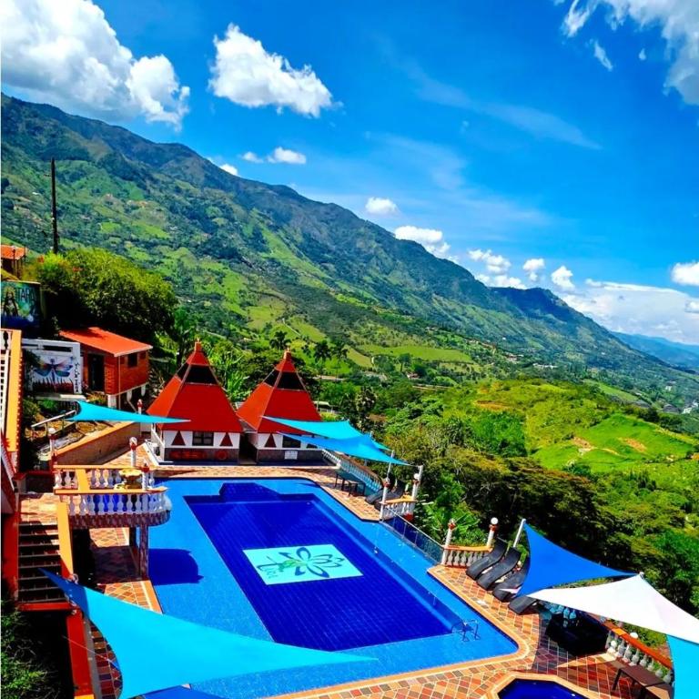 Finca Hotel Tara - Family Room with Mountain View - 7
