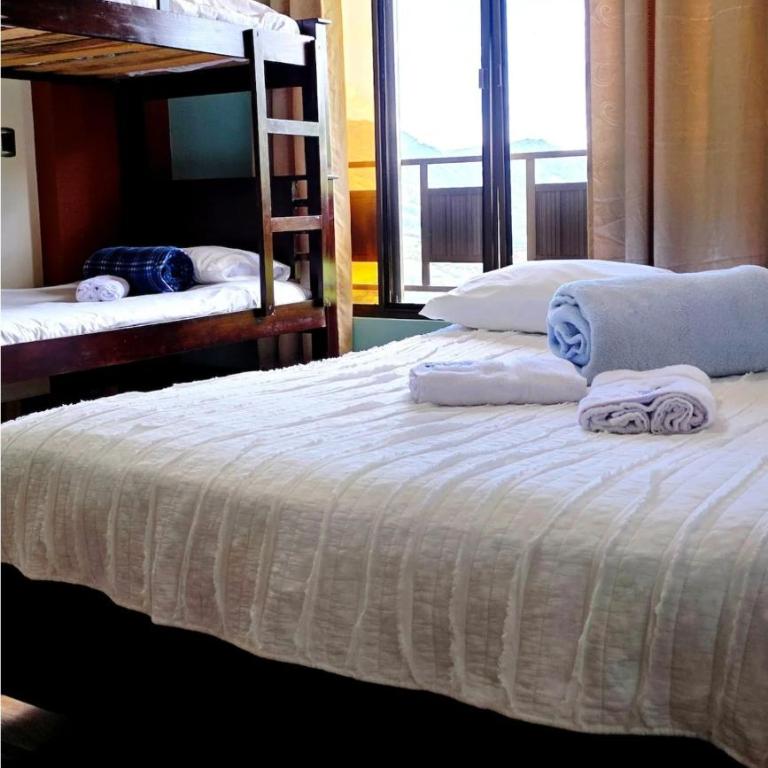 Finca Hotel Tara - Family Room with Mountain View - 1