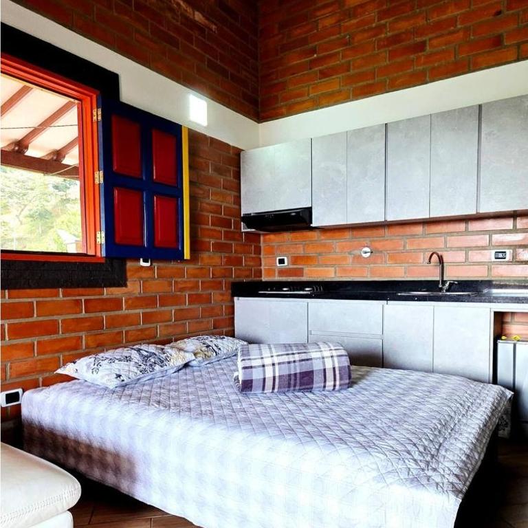 Finca Hotel Tara - Family Room with Mountain View - 2