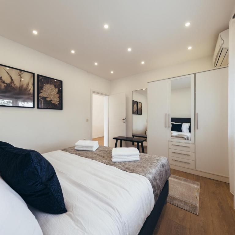 Cosy Urban Studio - One-Bedroom Apartment - 14