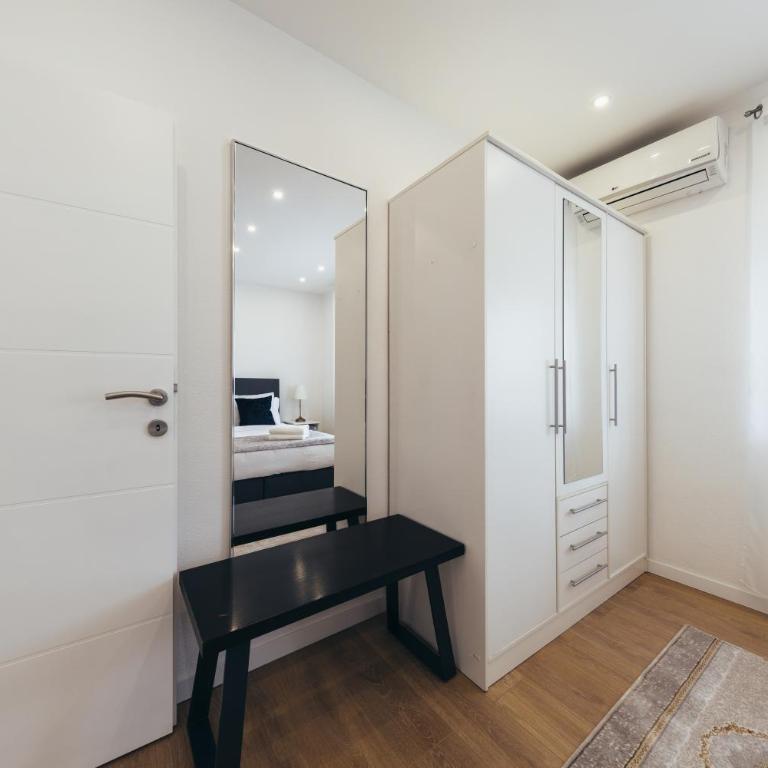 Cosy Urban Studio - One-Bedroom Apartment - 21