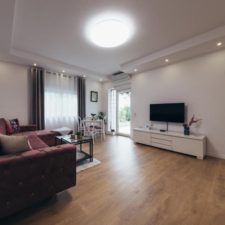 Cosy Urban Studio - One-Bedroom Apartment - 16