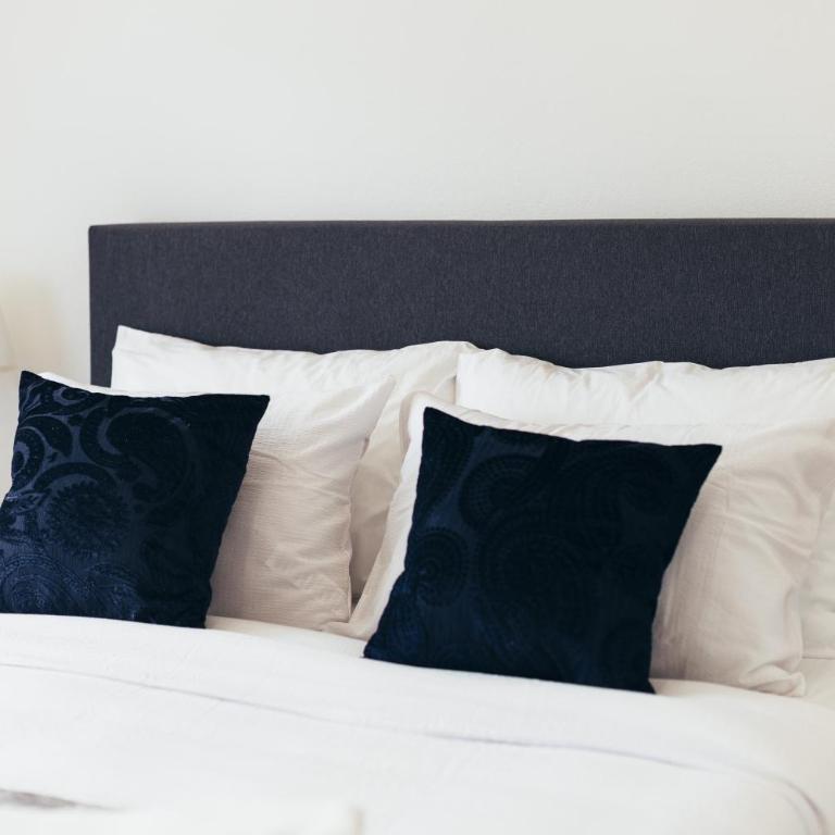 Cosy Urban Studio - One-Bedroom Apartment - 31