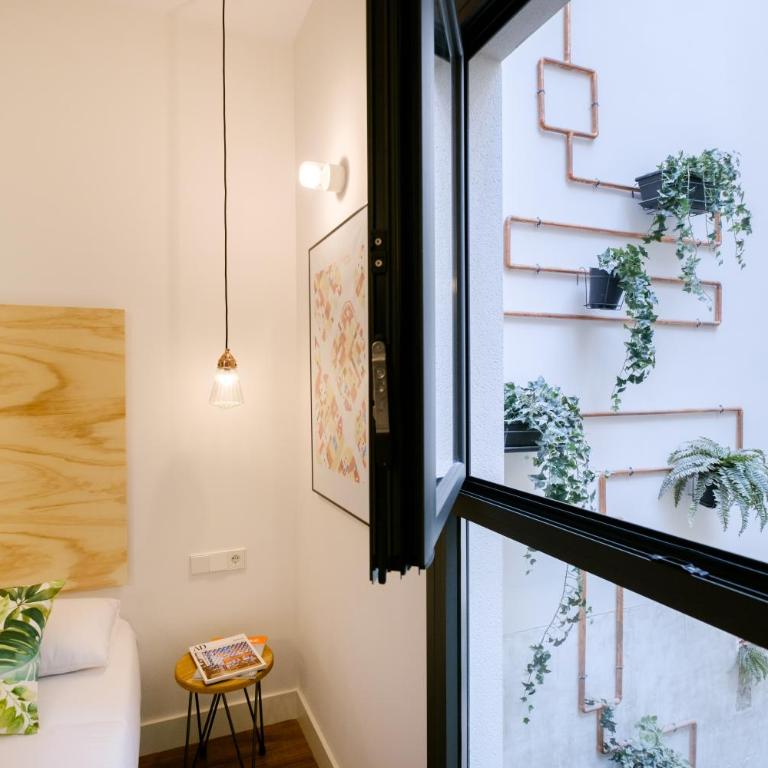 Magatzem 128 - Twin Room with Patio View - 5