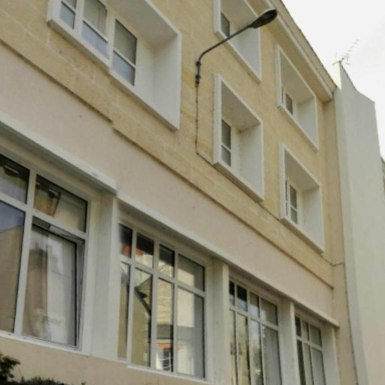 Grand studio parking-bord de Loire- hyper centre - Apartment with City View - 2