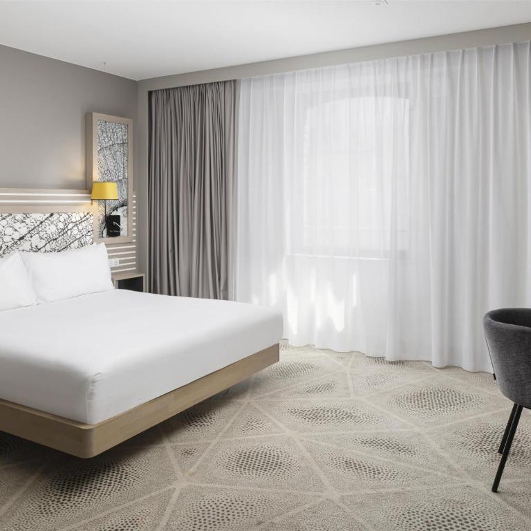Hilton Garden Inn Paris La Villette - Chambre Lit King-Size - Accessible aux Personnes à Mobilité Réduite - 2