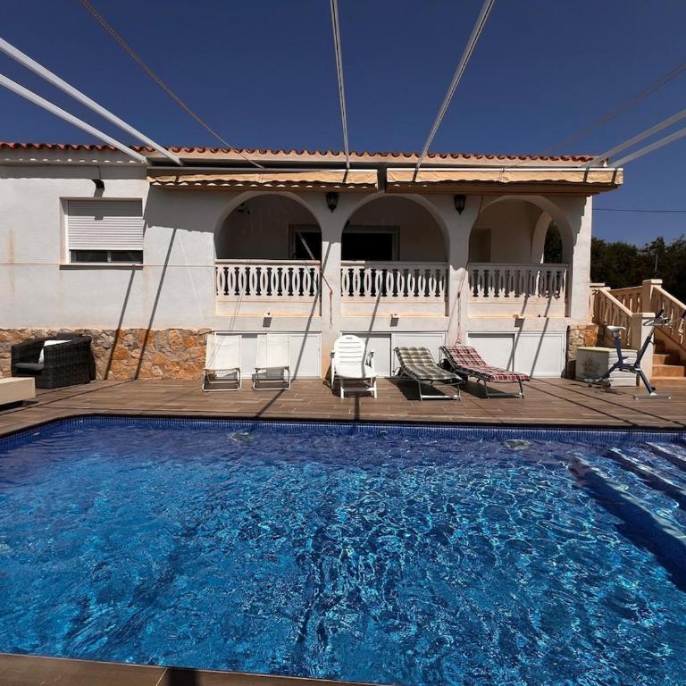 Villa with private pool, only 7 min to the beach - Three-Bedroom House - 28