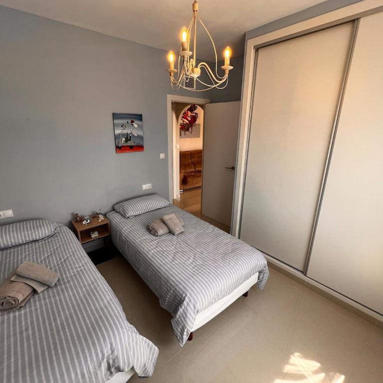 Villa with private pool, only 7 min to the beach - Three-Bedroom House - 14