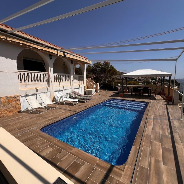 Villa with private pool, only 7 min to the beach - Three-Bedroom House - 27