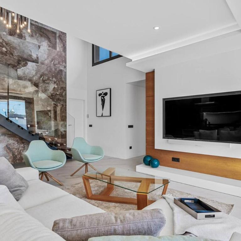 Magnificant luxury villa for 6 - Three-Bedroom Villa - 18