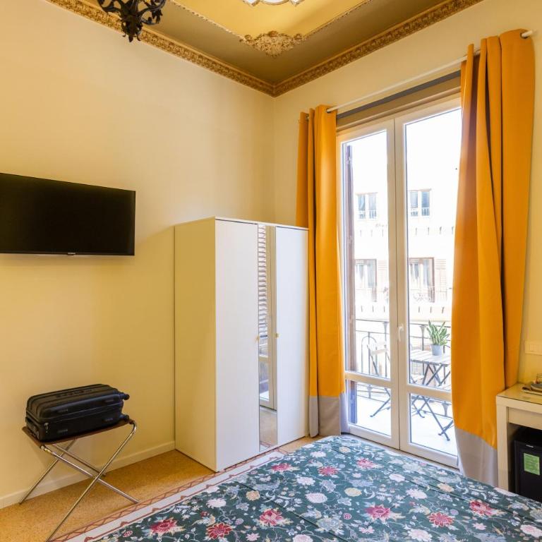 Pagano Home Guesthouse - Camera Matrimoniale con Balcone - 17