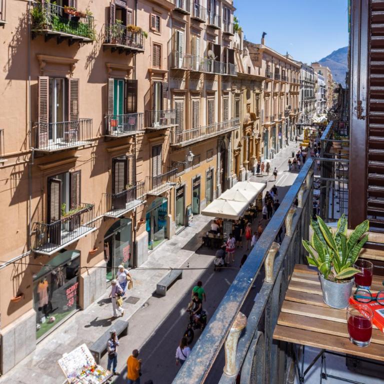 Pagano Home Guesthouse - Camera Matrimoniale con Balcone - 27