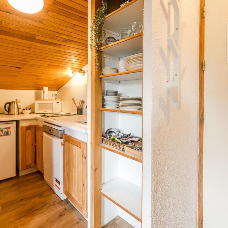 Montchavin: Studio cabine rénové équipé 3/4 pers, parking, proche pistes et commerces - FR-1-329-17 - Studio - 5