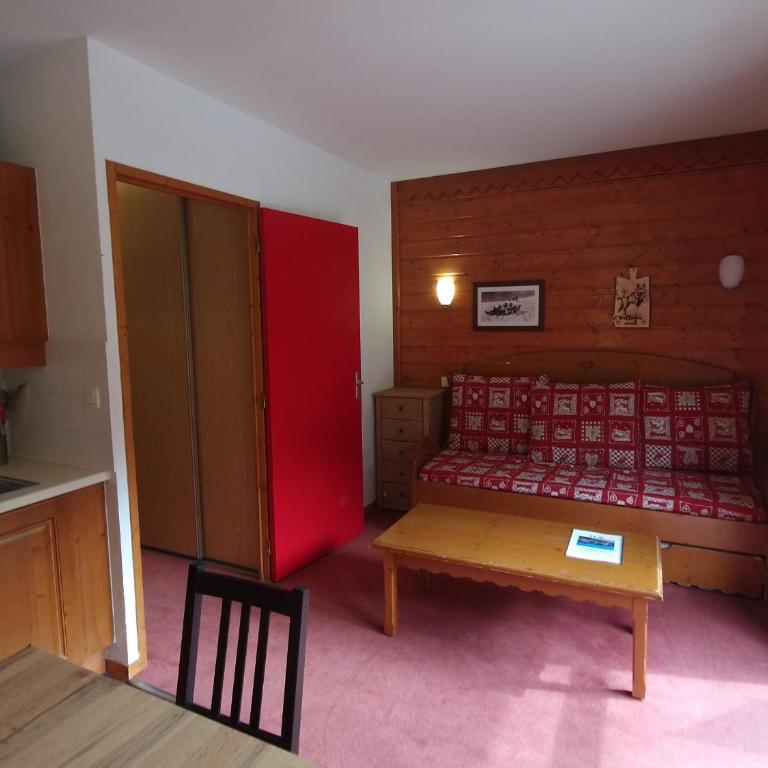 À louer à Valfréjus, 310 rue du Cheval Blanc - FR-1-561-121 - Studio - 8