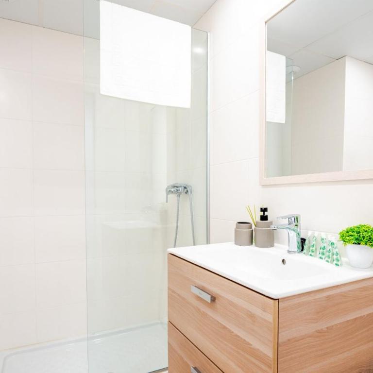 Expoholidays- Rueda Lopez con PARKING GRATIS 3A - Apartamento de 2 dormitorios - 9