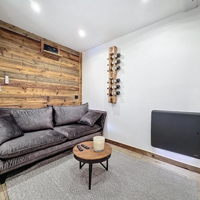 Modern 2BR Apt with Mountain Views & Private Parking - Appartement 2 Chambres Deluxe avec Balcon - 7