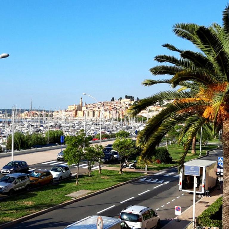 Studio vue mer, balcon face port de Garavan, plage et gare à pied - Standard Studio - 1