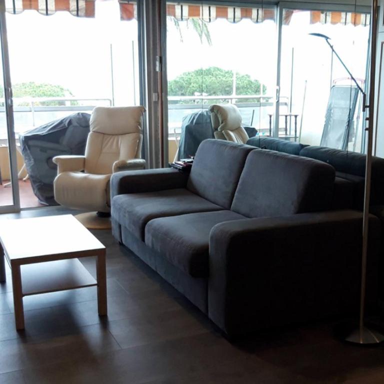 Studio vue mer, balcon face port de Garavan, plage et gare à pied - Standard Studio - 4