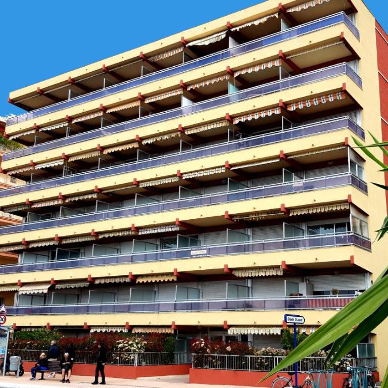 Studio vue mer, balcon face port de Garavan, plage et gare à pied - Standard Studio - 12