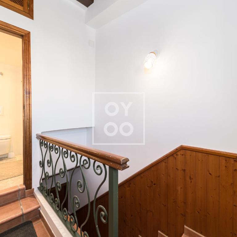 Luz del Faro, apartment in historic townhouse with sea view - by OYOOSTAYS - Two-Bedroom Apartment with Sea View - 10