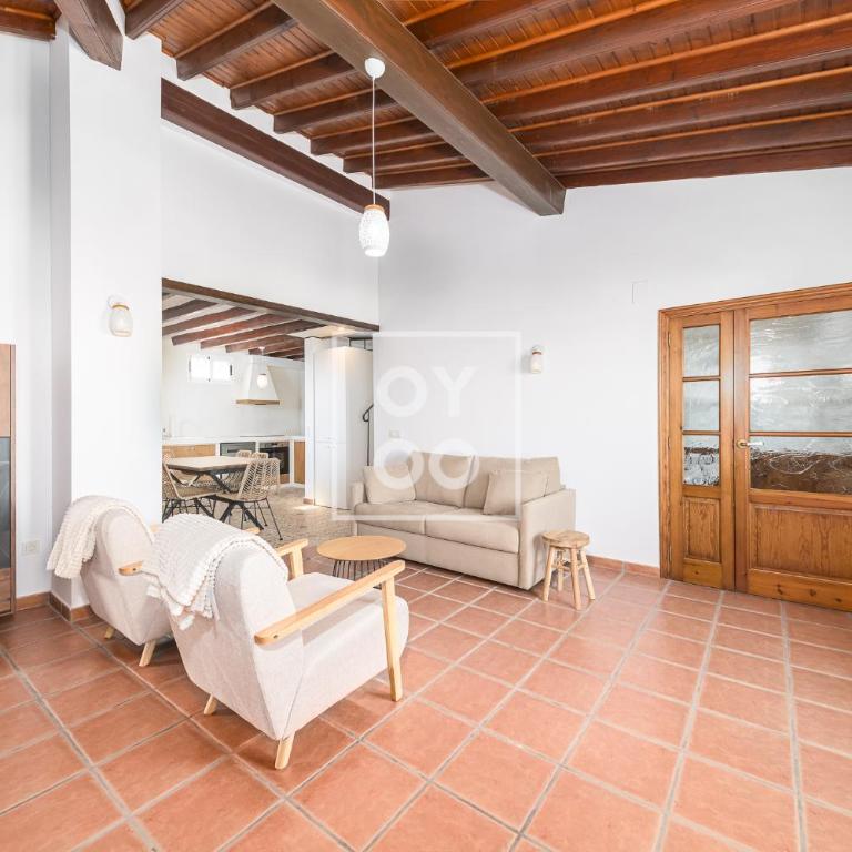 Luz del Faro, apartment in historic townhouse with sea view - by OYOOSTAYS - Two-Bedroom Apartment with Sea View - 17
