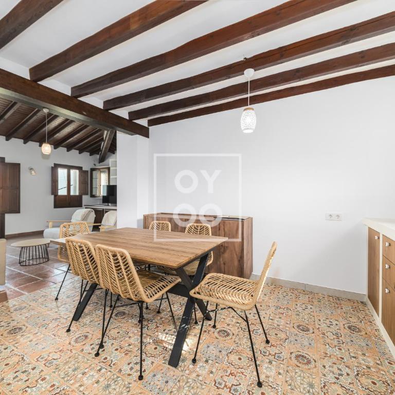 Luz del Faro, apartment in historic townhouse with sea view - by OYOOSTAYS - Two-Bedroom Apartment with Sea View - 14