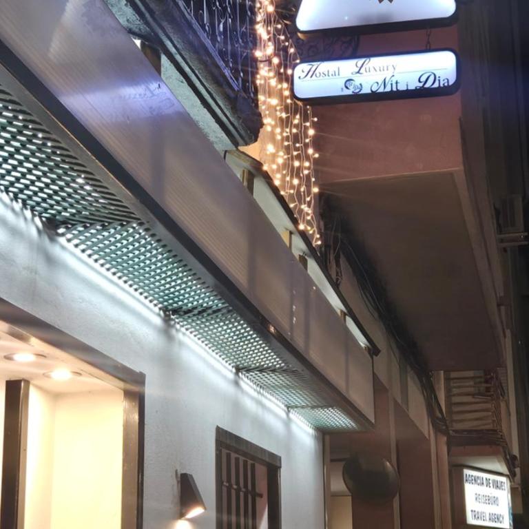 HOSTAL LUXURY NIT I DIA - Habitación Doble adaptada para personas con movilidad reducida - 1