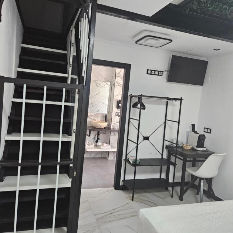 HOSTAL LUXURY NIT I DIA - Habitación Doble con baño privado - 10