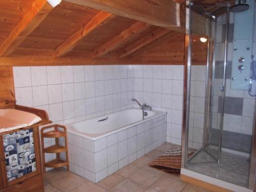Chalet Le Rocher de la Serraz - Comfort Chalet - 5