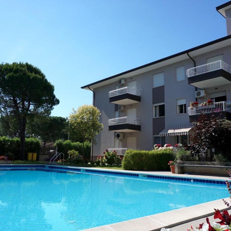 Enjoy the pool at our cozy flat - Appartamento - 4