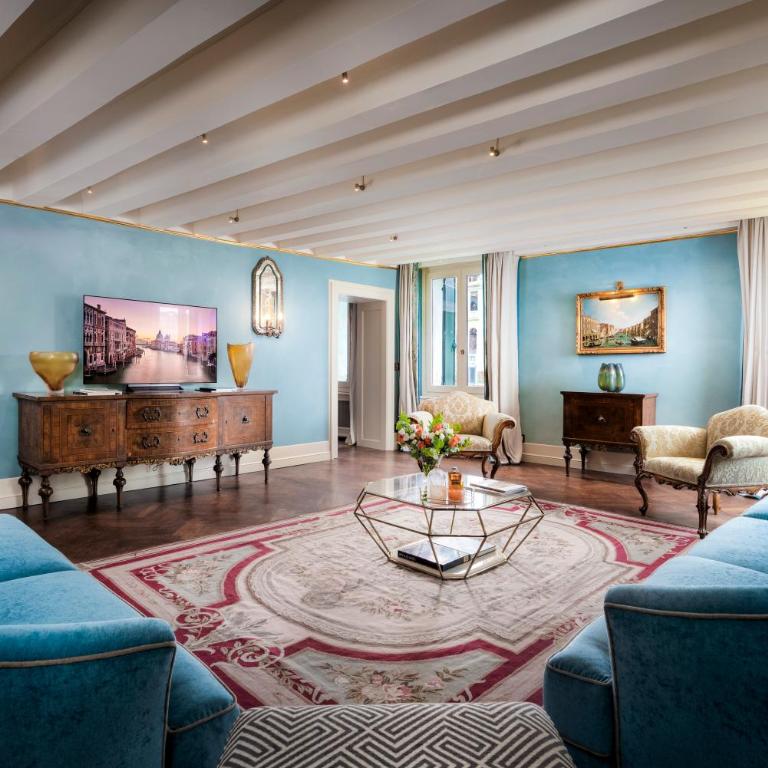 Palazzo Loredan Grand Canal - Three-Bedroom Apartment with Water View - 2