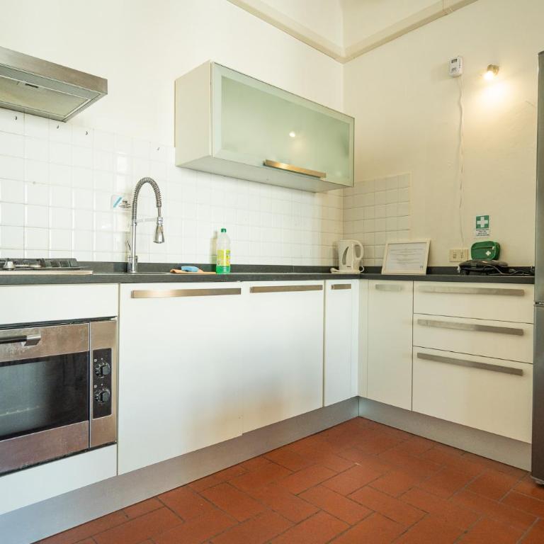 Cozy Apartment With A Strategic Position - Appartamento con 2 Camere da Letto - 9