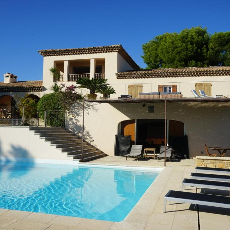Grande villa familiale vue mer avec piscine - domaine privé à St Cyr sur Mer - Villa avec Piscine Privée - 1