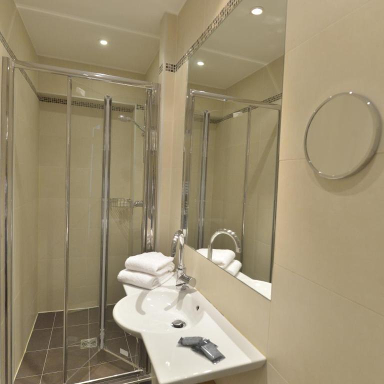 Hôtel Renoir Montparnasse - Chambre Quadruple - 5