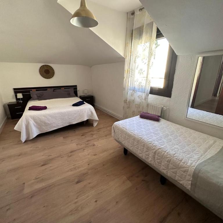 Piso muy amplio en el centro de Toledo de 4 habitaciones - Apartamento - 4