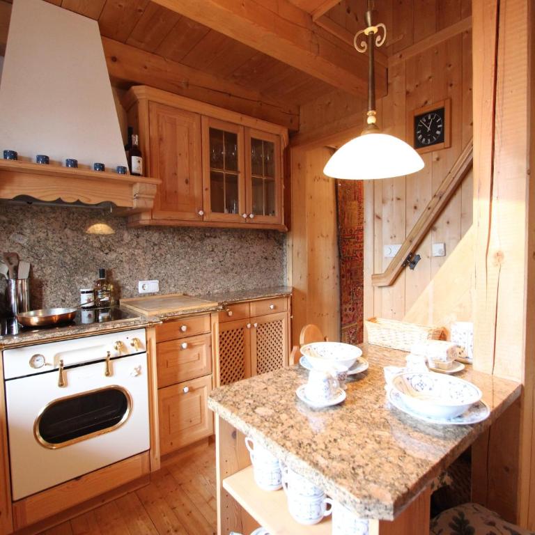 Chalet in St Johann on Ski Slopes - Chalet mit 2 Schlafzimmern - 4