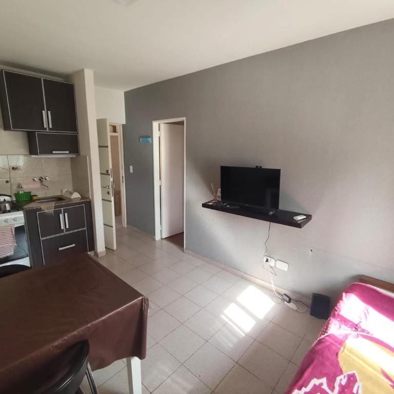Alquiler por dia centrico con cochera sin costo adicional - Apartamento de 1 dormitorio - 2
