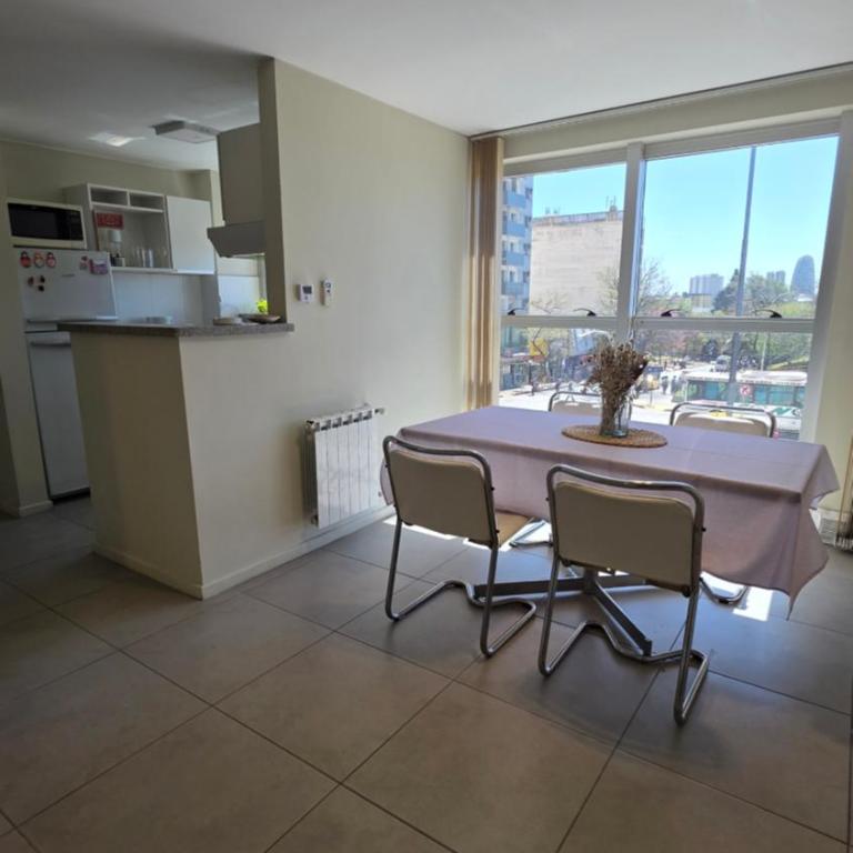 Departamento -Torre Duomo 2- para 4 personas , a 50mts de la Terminal de Ómnibus de lado del Barrio Nueva Cordoba, By Apartcba - Apartamento de 2 dormitorios - 8