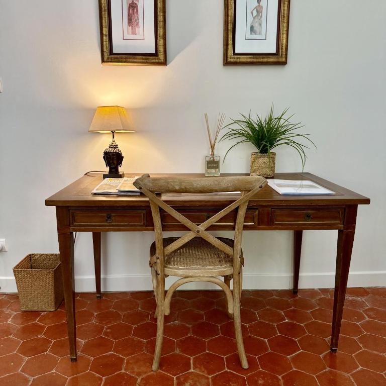 Château Saint Perret - Chambre Lit King-Size - 11