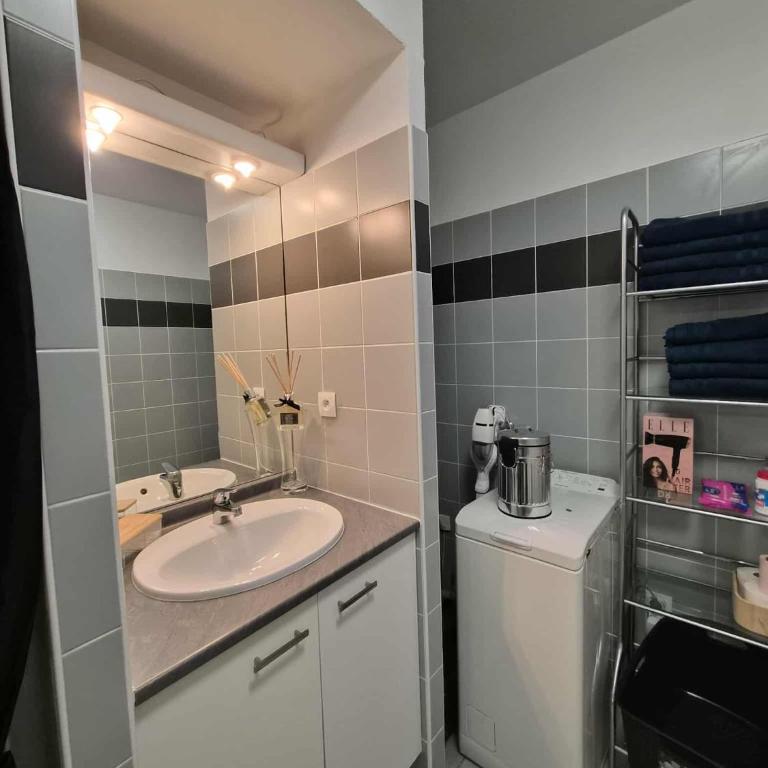 Confortable appartement rez de jardin- terrasse - parking - Apartamento de 1 dormitorio - 39