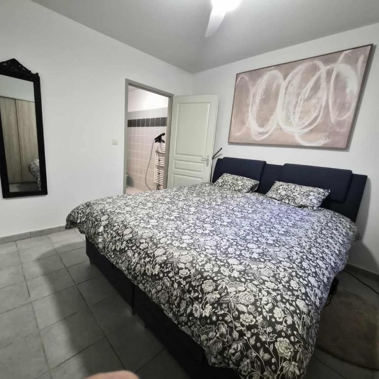 Confortable appartement rez de jardin- terrasse - parking - Apartamento de 1 dormitorio - 44