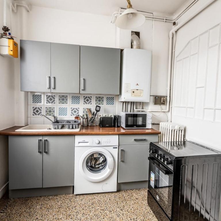 Marine comfort T3 cozy city center WiFi & Netflix - Two-Bedroom Apartment - 5