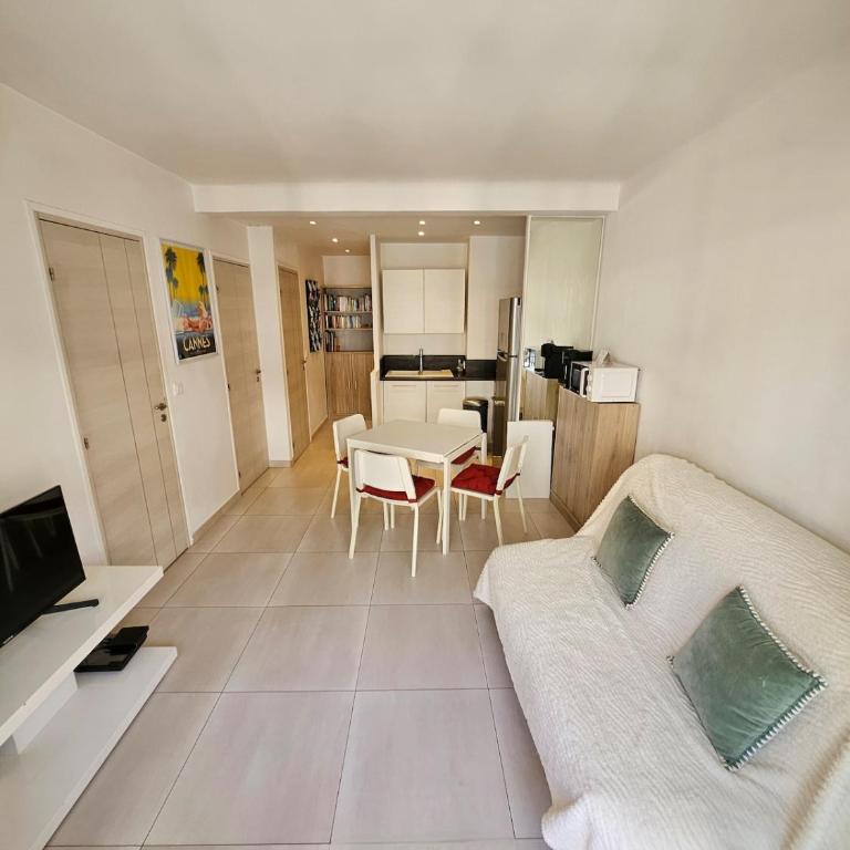 Appartement 2 pièces, emplacement de rêve Martinez - Apartment mit 2 Schlafzimmern - 2