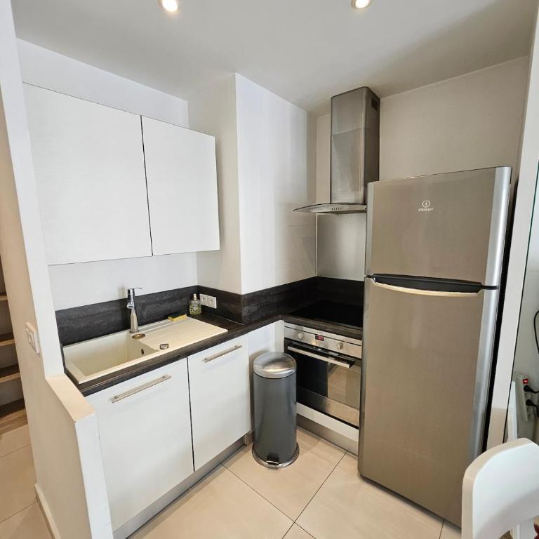 Appartement 2 pièces, emplacement de rêve Martinez - Apartment mit 2 Schlafzimmern - 4